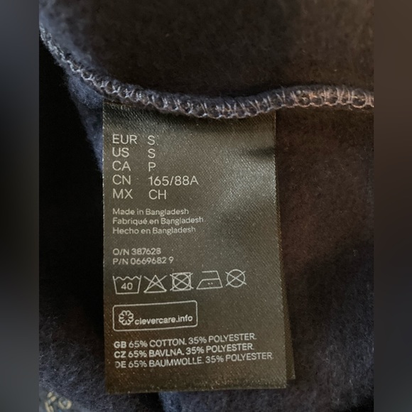 H&M Blue Paisley Pullover Sweatshirt. Size Small. NWOT - Picture 4 of 6